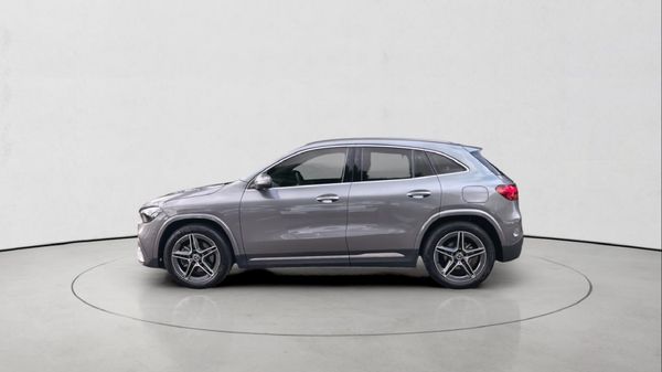 2026-Mercedes-Benz-GLA-200-Auto image:9