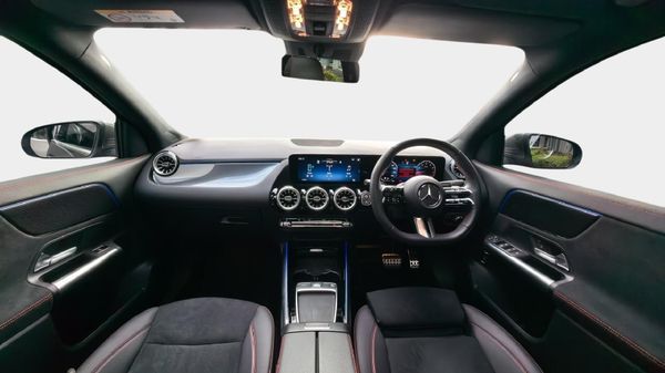2026-Mercedes-Benz-GLA-200-Auto image:11
