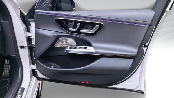 2025-Mercedes-AMG-E-Class-AMG-E53-4MHybrid image:22