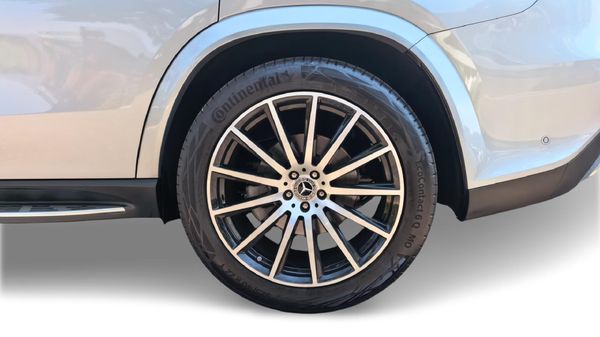 2025-Mercedes-Benz-GLS-580-4Matic-AMG-Line image:4