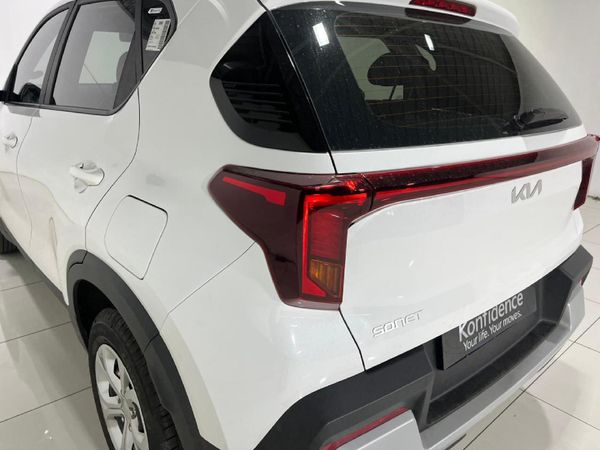 2024-Kia-Sonet-15-LX image:11
