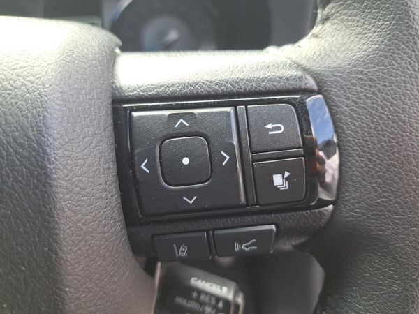 2026-Toyota-Hilux-28-GD-6-RB-Legend-4x4-Double-Cab-Auto-mHev image:9