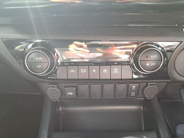 2026-Toyota-Hilux-28-GD-6-RB-Legend-4x4-Double-Cab-Auto-mHev image:13