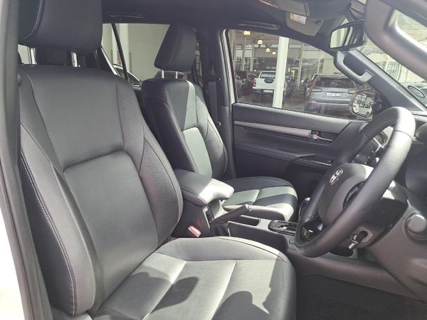 2026-Toyota-Hilux-28-GD-6-RB-Legend-4x4-Double-Cab-Auto-mHev image:14