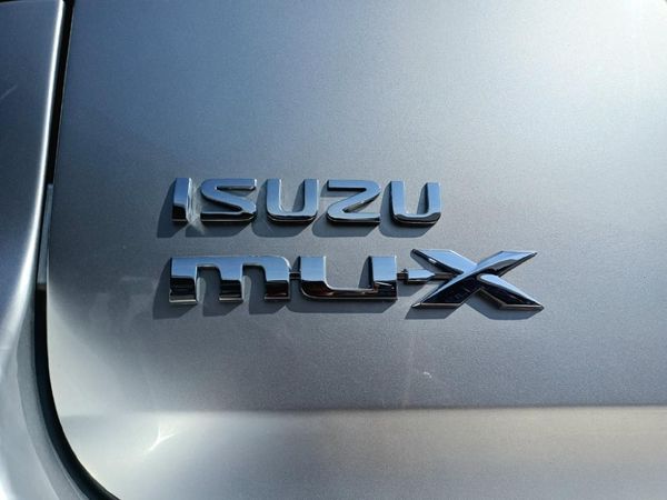 2018-Isuzu-Mu-x-30D-4x4-Auto image:9