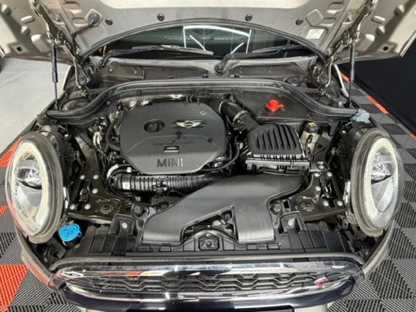 2017-MINI-Hatch-Cooper-S-5-dr-Auto image:11