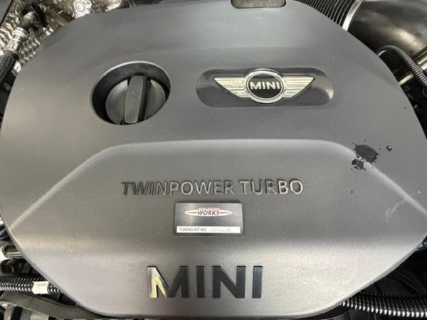 2017-MINI-Hatch-Cooper-S-5-dr-Auto image:12