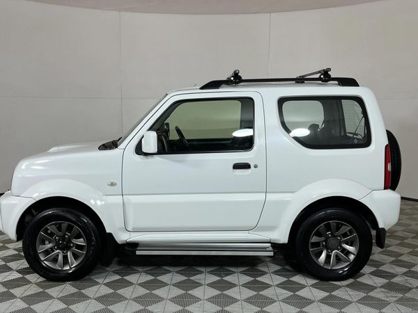 2017-Suzuki-Jimny-13 image:16