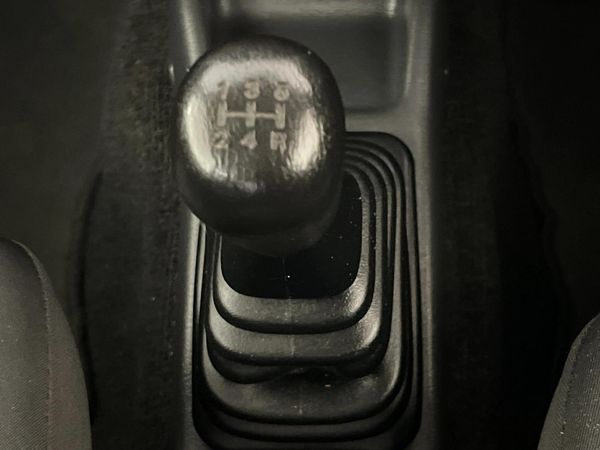 2017-Suzuki-Jimny-13 image:8