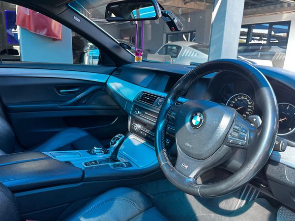 2013-BMW-5-Series-520d-M-Sport-Auto image:9