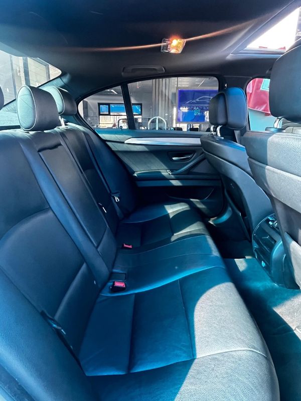 2013-BMW-5-Series-520d-M-Sport-Auto image:11
