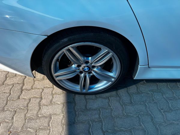2013-BMW-5-Series-520d-M-Sport-Auto image:6