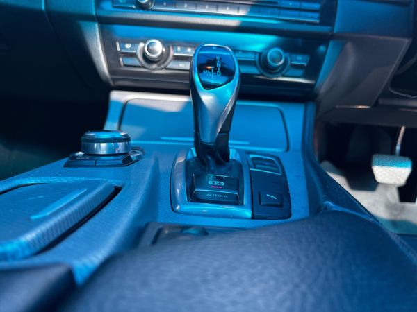 2013-BMW-5-Series-520d-M-Sport-Auto image:8