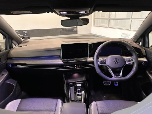 2026-Volkswagen-Golf-14-TSI-R-Line-Auto-110kw image:1