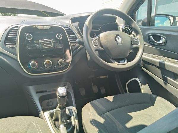 2020-Renault-Captur-900T-Blaze-66kW image:11