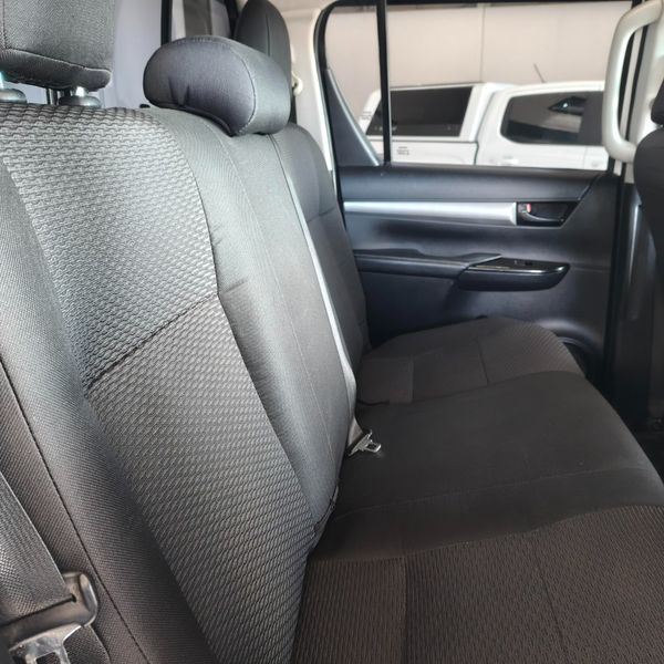 2018-Toyota-Hilux-24-GD-6-SRX-4x4-Double-Cab image:10