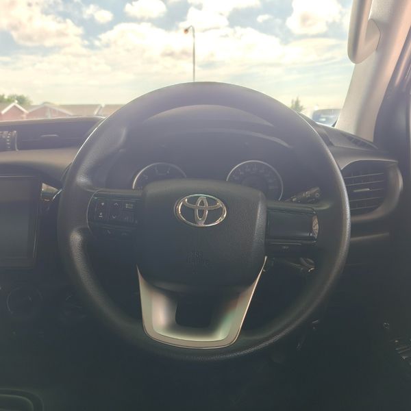 2018-Toyota-Hilux-24-GD-6-SRX-4x4-Double-Cab image:12