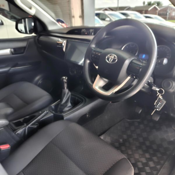 2018-Toyota-Hilux-24-GD-6-SRX-4x4-Double-Cab image:8