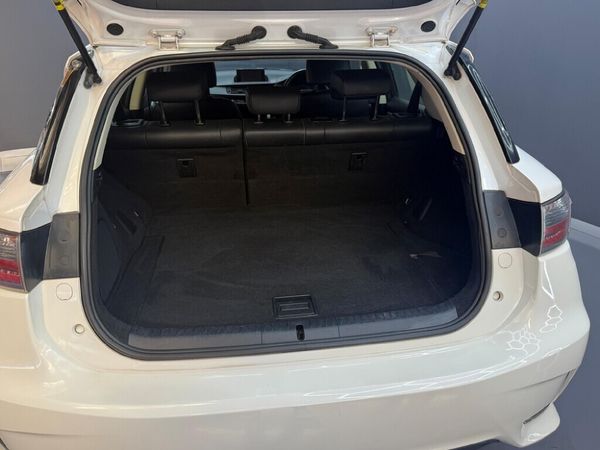 2014-Lexus-CT-200h-S-5-dr image:14