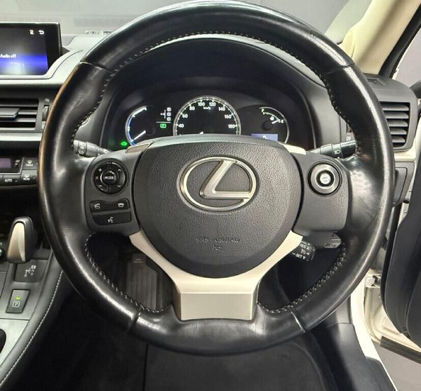 2014-Lexus-CT-200h-S-5-dr image:6