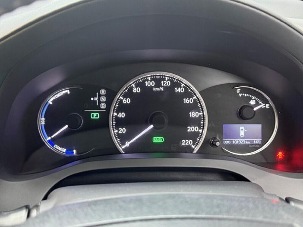 2014-Lexus-CT-200h-S-5-dr image:8