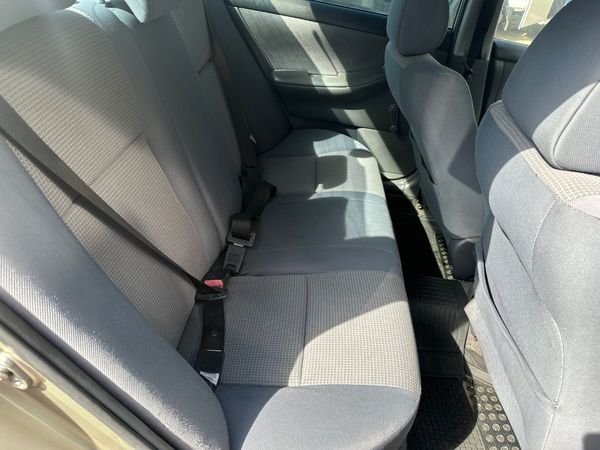 2004-Toyota-Corolla-160i-GLE-Auto image:6