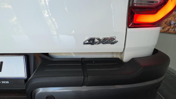 2024-Toyota-Hilux-28-GD-6-RB-Legend-4x4-Double-Cab-Auto-mHev image:9