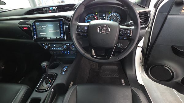 2024-Toyota-Hilux-28-GD-6-RB-Legend-4x4-Double-Cab-Auto-mHev image:14