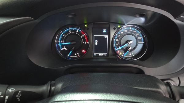 2024-Toyota-Hilux-28-GD-6-RB-Legend-4x4-Double-Cab-Auto-mHev image:16