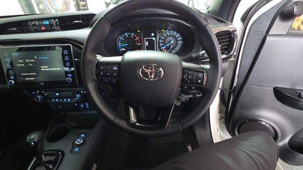 2024-Toyota-Hilux-28-GD-6-RB-Legend-4x4-Double-Cab-Auto-mHev image:17