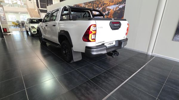 2024-Toyota-Hilux-28-GD-6-RB-Legend-4x4-Double-Cab-Auto-mHev image:3