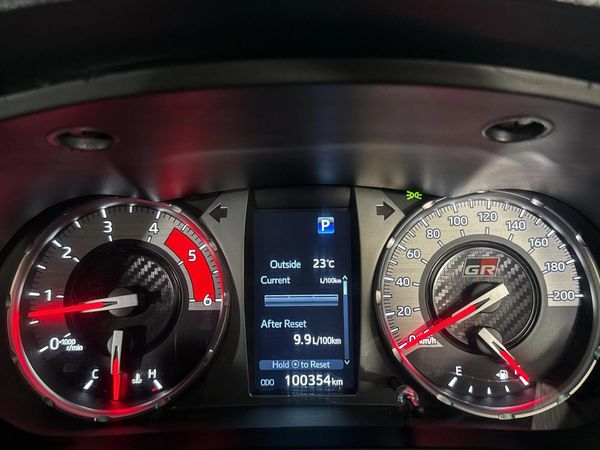 2023-Toyota-Hilux-28-GD-6-GR-S-4x4-Auto-Double-Cab image:2