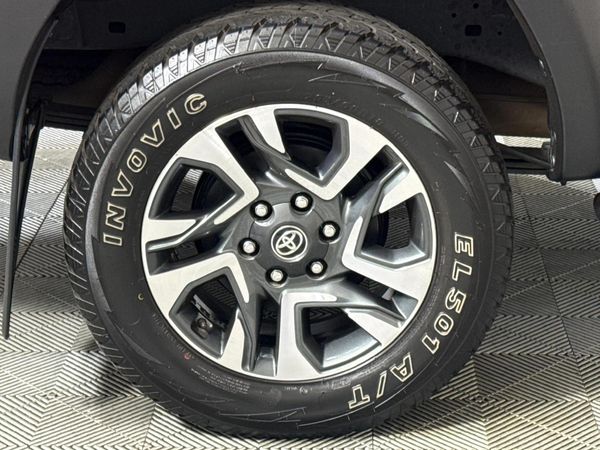 2023-Toyota-Hilux-28-GD-6-GR-S-4x4-Auto-Double-Cab image:6