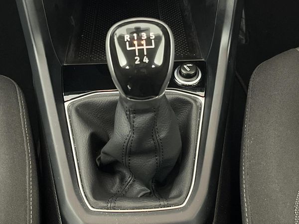 2024-Volkswagen-T-Cross-10-TSI-Comfortline image:10