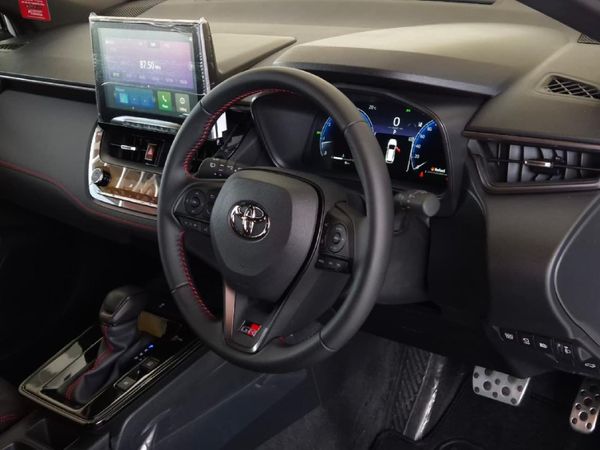 2026-Toyota-Corolla-Cross-18-GR-S-Hybrid image:22