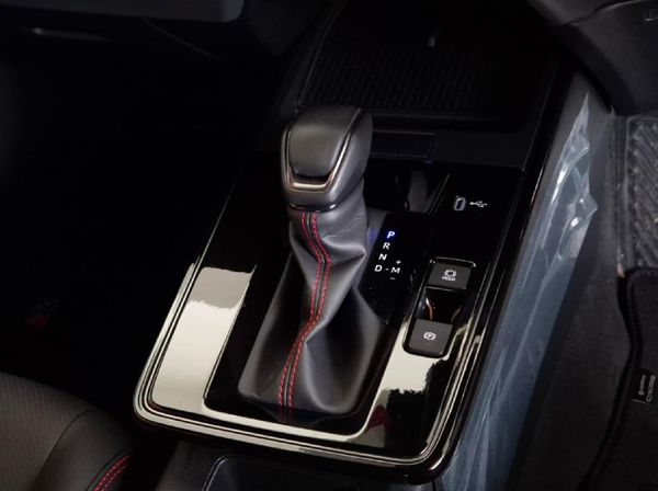 2026-Toyota-Corolla-Cross-18-GR-S-Hybrid image:24