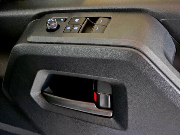 2026-Toyota-Quantum-28TD-LWB-Crewcab-Panel-Van-Auto image:15