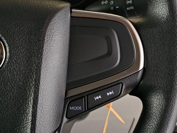 2026-Toyota-Quantum-28TD-LWB-Crewcab-Panel-Van-Auto image:18