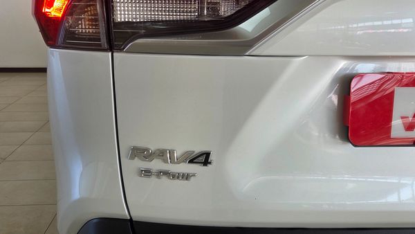 2025-Toyota-RAV4-Toyota-RAV4-25-VX-HEV-E-FOUR image:7