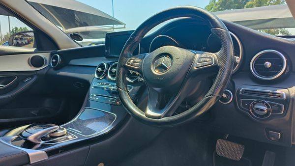 2015-Mercedes-Benz-C-Class-C-220-Bluetec-Auto image:10