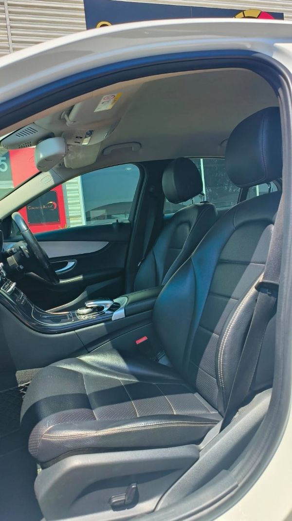 2015-Mercedes-Benz-C-Class-C-220-Bluetec-Auto image:13