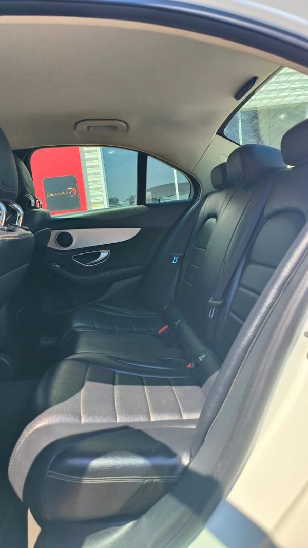 2015-Mercedes-Benz-C-Class-C-220-Bluetec-Auto image:14