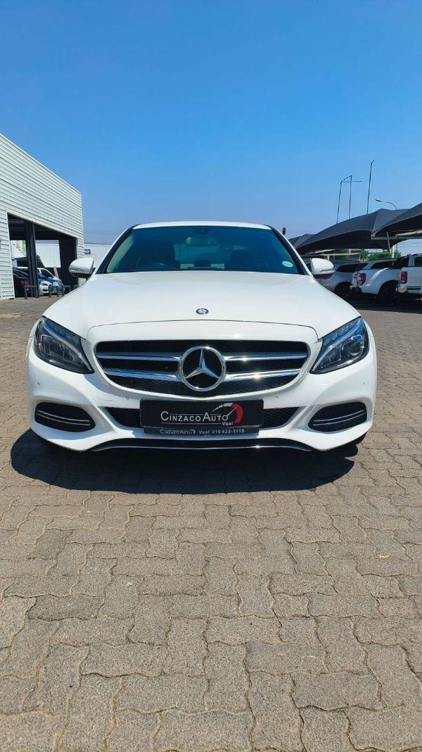 2015-Mercedes-Benz-C-Class-C-220-Bluetec-Auto image:1