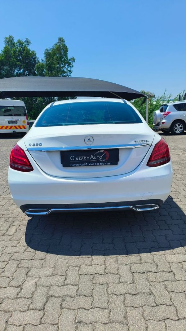 2015-Mercedes-Benz-C-Class-C-220-Bluetec-Auto image:6