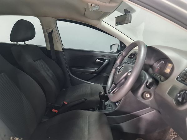 2021-Volkswagen-Polo-Vivo-14-Comfortline-5-dr image:11