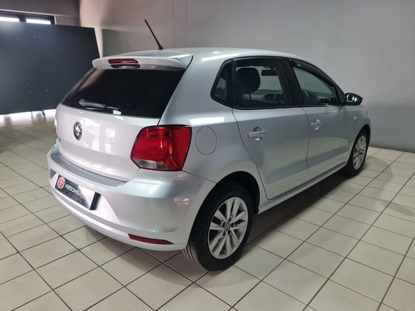 2021-Volkswagen-Polo-Vivo-14-Comfortline-5-dr image:7