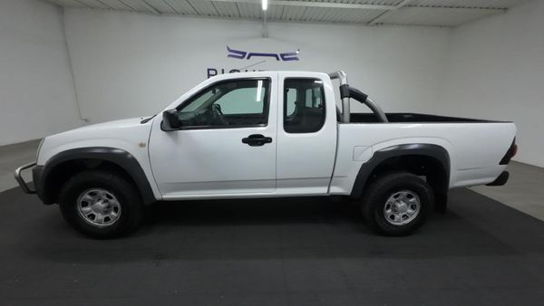 2010-Isuzu-KB-250D-Teq-Extended-cab-LE image:6