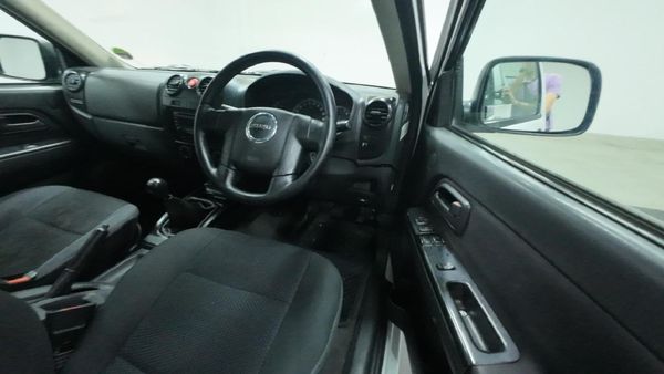 2010-Isuzu-KB-250D-Teq-Extended-cab-LE image:8