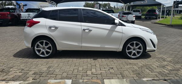 2020-Toyota-Yaris-15-XS-5-dr image:3