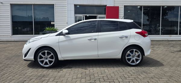 2020-Toyota-Yaris-15-XS-5-dr image:4